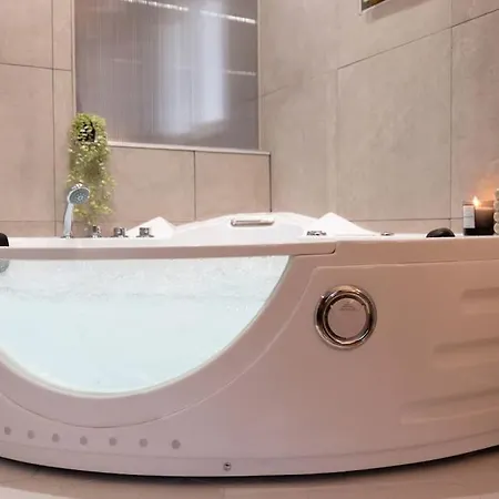 Life Room-jacuzzi-netflix-acces-24/7-prive * Étampes