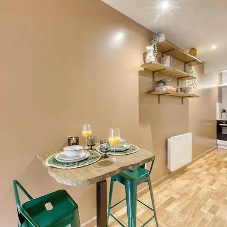 Life Room-jacuzzi-netflix-acces-24/7-prive Apartment