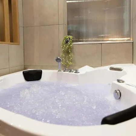 Life Room-jacuzzi-netflix-acces-24/7-prive Apartment *