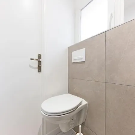 Life Room-jacuzzi-netflix-acces-24/7-prive Apartment